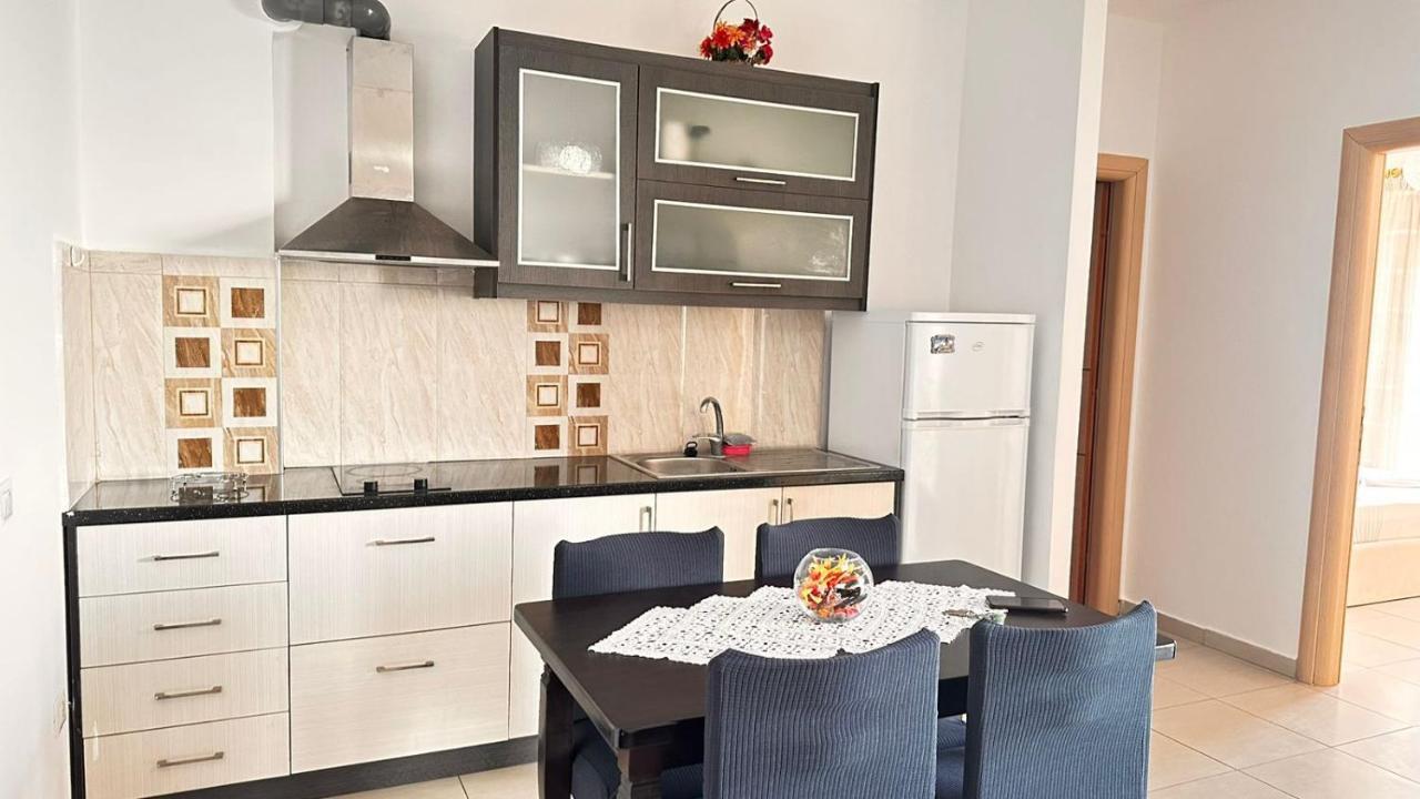 Klager'S Apartament Sarandë Esterno foto